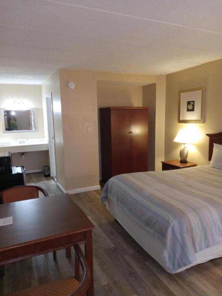 Apm Inn And Suites Winchester Exteriör bild